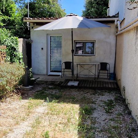 Le Studio Remcam Saint-Mitre-les-Remparts Exterior photo